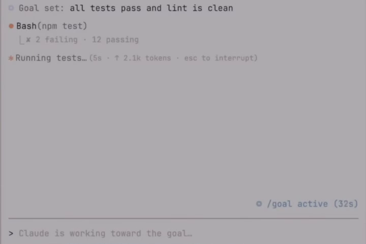 Boucle active : Claude exécute npm test, voit 2 tests qui échouent, et continue