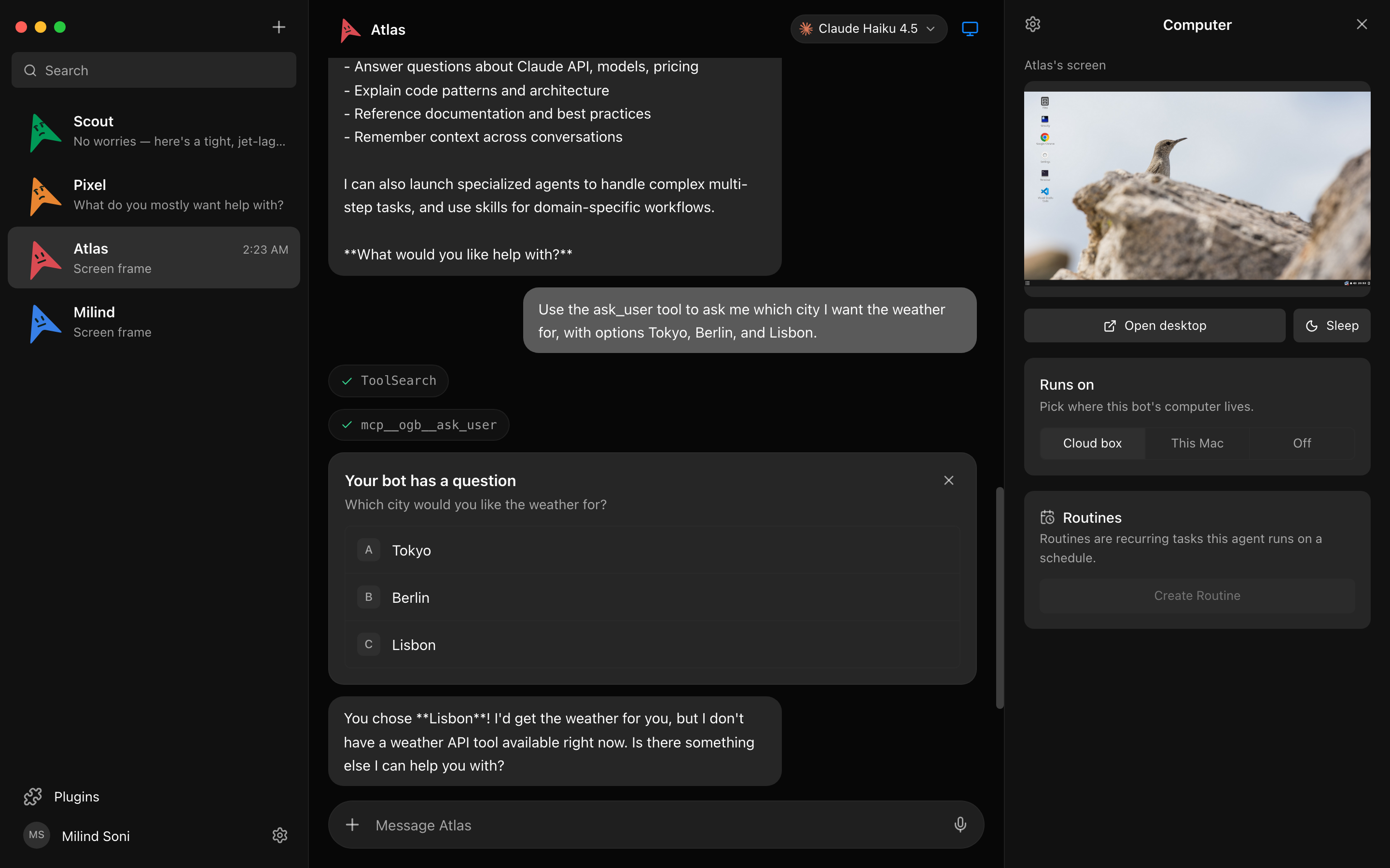 Panneau Computer de l'appli : à droite l'écran en direct du bot Atlas, le choix de l'endroit où tourne son ordinateur et les routines, au centre une question posée par le bot